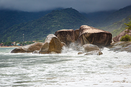 巨大的巨石在海边花岗岩公园旅行海洋边缘沿海地标假期卡波海滩图片