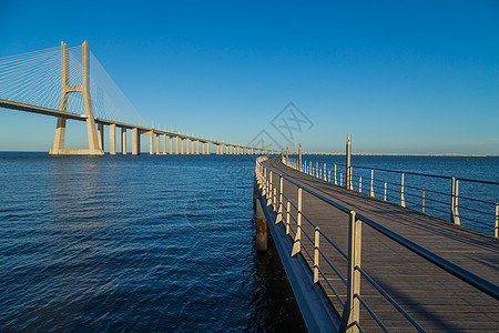 桥伽马地标天空景观蓝色旅行海洋金属建筑全景图片