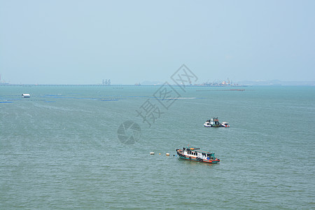 船舶或海船假期天空旅行运输蓝色渔夫巡航海滩海岸海洋图片