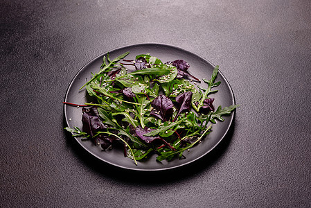 健康食品 沙拉混合与青菜 菠菜 牛血 甜菜叶和微绿树叶背景广告菜单蔬菜沙拉美食混合餐厅芝麻图片