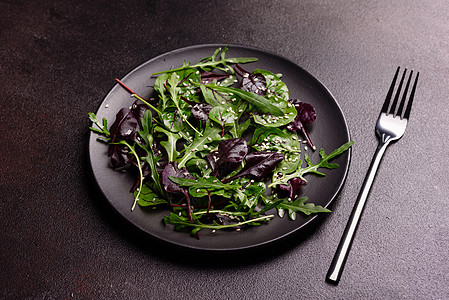 健康食品 沙拉混合与青菜 菠菜 牛血 甜菜叶和微绿叶子水果食谱水芹广告饮食菜单树叶沙拉酱芝麻图片