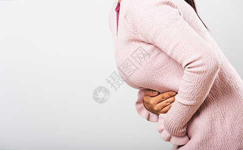 女人生病了肚子痛 手握在腹部上便秘病人女孩经期宽慰女性疾病女士胃炎痛苦图片