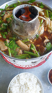 烤肉菜汤炖牛肉 清脆牛肉传统饮食午餐美食奶牛食物营养蔬菜烹饪肌腱图片