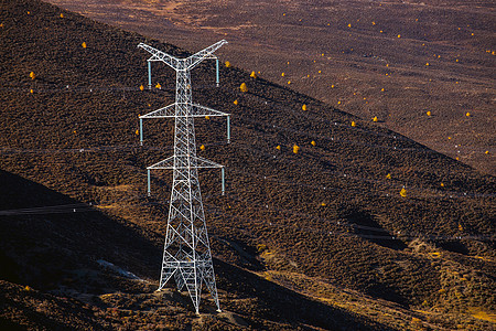 高电压电极结构的轮光图警告电缆传播力量建造网络电气价格技术天空图片