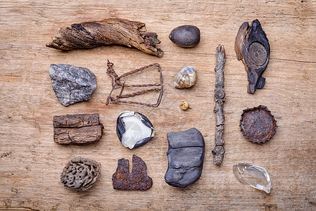 比克河的小宝藏煤炭作品枝条核心种子假期石头蜗牛回忆桃核图片