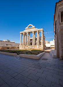 西班牙埃斯特雷马杜拉市梅里达Corbos宫上建起的著名纪念碑Diana寺庙景象装饰品建筑学柱子旅行帝国旅游建筑石头废墟城市图片