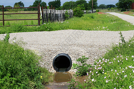 排水管道环境国家栅栏碎石径流花朵雨水施工方预防溪流图片