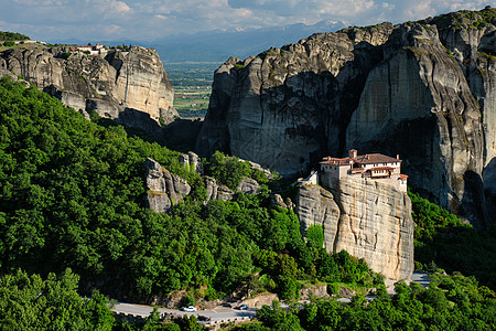 希腊Meteora的Roousanou修道院和St Stephen修道院风景天空胜地色萨利游客宗教场所建筑学地标景点图片