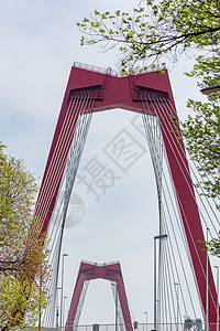 红线桥对天图片