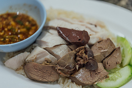 在街边食物中用鸡汤蒸饭的稻米黄瓜蒸汽街道文化烹饪餐厅早餐美食饮食蔬菜图片