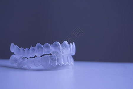 隐形牙套牙齿塑料牙套由 Gema Ib 提供调整人类健康摄影照片牙科设备艺术牙医图片