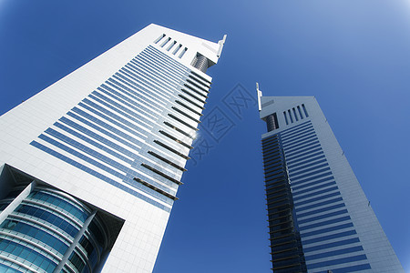 两栋建筑 以蓝企业的视角上楼背景图片