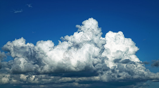 云层景色季节高度白色天气地平线戏剧蓝色气氛图片