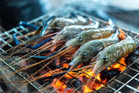 市场上的灰虾干淡水大虾烧烤海洋美食派对木炭饮食营养食物贝类午餐图片