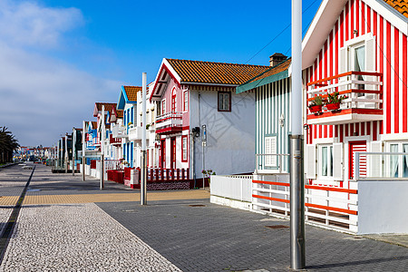 在葡萄牙阿维罗的科斯塔诺瓦街上旅游渔夫阳台条纹海滩建筑学目的地景观房子城市图片