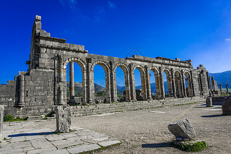 摩洛哥穆拉伊德里斯的旅游历史性文化考古学柱子城市蓝色历史地标旅行图片