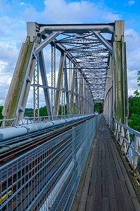 萨沃林纳火车桥的景象城市旅游天空火车旅行建筑地标景观铁路图片