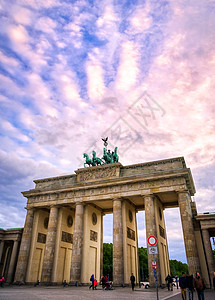 德国柏林勃兰登堡门建筑柱子首都纪念馆旅行地标景观吸引力旅游正方形图片