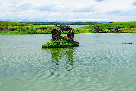 Myvatn湖 有各种火山岩层作用蓝色旅行地热编队地标天空旅游荒野鸭子图片