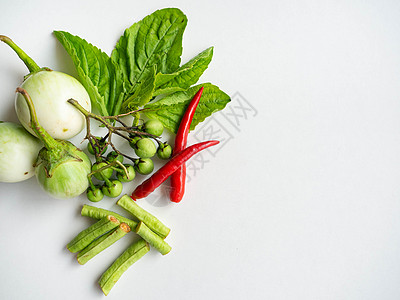 泰国香草 西利山花 长豆皮茄茄茄子 果树木叶 鸡蛋饼 玉米红咖哩泰语 白种背景辣椒绿色茄子长豆白色食物叶子植物红色蔬菜图片