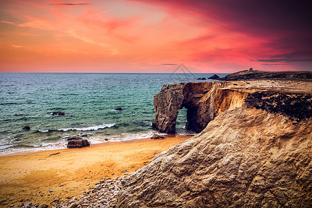 壮观的自然悬崖和石形拱门 a粉笔风景吸引力海滩海浪旅游天空海岸岩石旅行图片