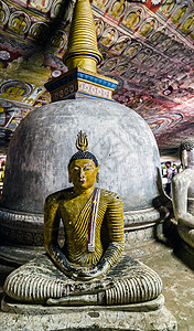 Dambuulla山洞穴 第五个洞穴的佛像 Devan崇拜佛教徒佛塔艺术冥想吸引力寺庙石头金子精神图片