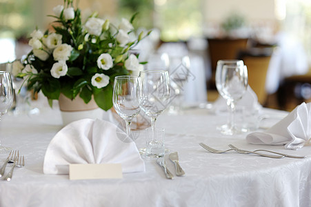活动晚会或婚礼的表格用餐午餐接待桌子银器菜肴勺子服务餐饮环境图片
