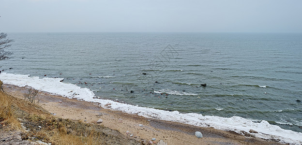 冬季波罗的海的全景地平线场景天空海景海岸海浪土地旅行海岸线海洋图片