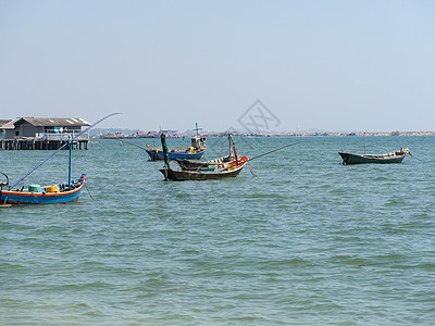 渔船在港口停靠的渔船图片