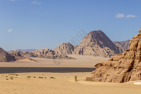 约旦瓦迪鲁姆沙漠旅行地形岩石土地干旱太阳土壤风景环境橙子图片
