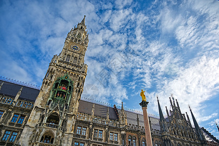 德国慕尼黑新市政厅纪念碑大厅广场城市地标教会建筑天空历史景观图片
