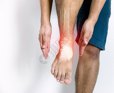 人因发炎而脚踝被烧伤风湿痛苦男性病人扭伤男人药品医院运动科学图片