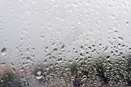 在夏雨天下雨天空薄雾天气运动建筑物蓝色窗户时间灰色图片