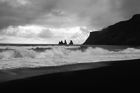 冰岛维克附近的雷尼斯法哈拉海滩海洋火山支撑海滩岩石风景旅游波浪海岸悬崖图片