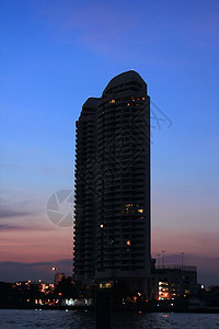 黑色大楼的轮廓图阳光天际天空酒店景观旅行风景场景商业建筑图片