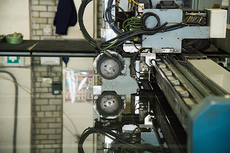 生产工厂玻璃厂玻璃床单窗户机器工业商业工作釉面输送带机械制造业背景
