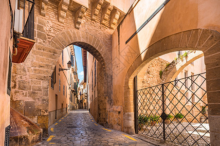 西班牙历史古老的Palma镇街道图片