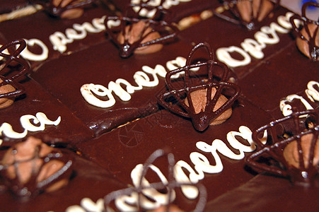 巧克力小蛋糕 作为甜点的一部分味道歌剧浇头食物手指小吃图片