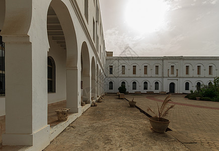 突尼斯迦太基废墟博物馆绿色水平博物馆白色大教堂历史爬坡太阳国家建筑学图片