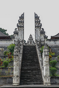 印度尼西亚东巴厘岛寺庙 兴都寺楼梯 白石地标纪念碑风景旅游脚步游客历史性文化建筑学雕像图片