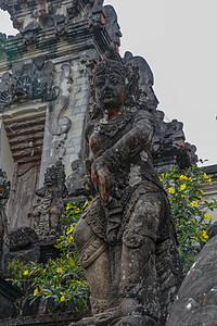 印度尼西亚巴厘以西的雕塑文化上帝崇拜宗教假期旅行猴林寺庙艺术火山图片