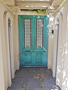 在开普敦的旧楼里 美丽的绿绿木门图片