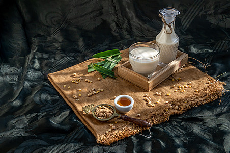 豆类产品 一杯自制豆类牛奶和谷物索比豆豆浆美食种子黄豆麻布大豆营养蜂蜜牛奶农业图片