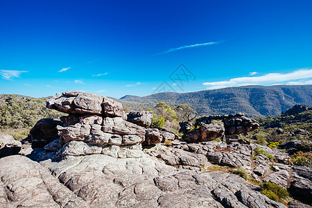 澳大利亚维多利亚州格拉姆皮亚州的奇幻之地希克仙境岩石巅峰爬坡乡村裂缝旅行峡谷远足植物图片