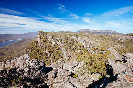 澳大利亚维多利亚州格拉姆皮亚州的奇幻之地希克岩石旅行砂岩小路大厅植物乡村峡谷间隙天空图片
