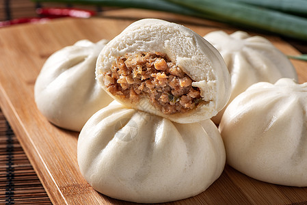 美味的罗吉 中国蒸烤肉包 可以吃在沙皇上了面包广告猪肉烹饪竹子产品美食餐厅食物早餐图片