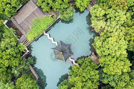 中国苏州花园古老传统园圃的空中飞行历史性环境建筑花园遗产风景天线建筑学寺庙池塘图片