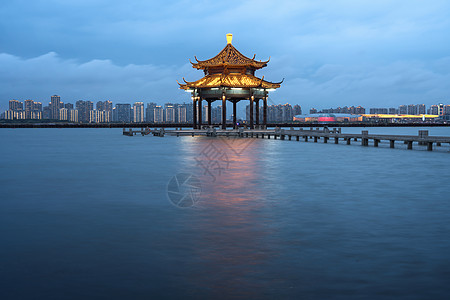 中国苏州湖周围的城市风景中心公园建筑学天际旅行市中心建筑建筑物工业园地标图片