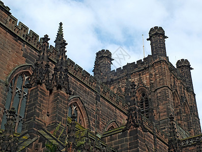 在古老的切斯特大教堂顶上 高楼和一座塔台前崇拜教会英语旅游建筑历史性旅行地标天空遗产图片