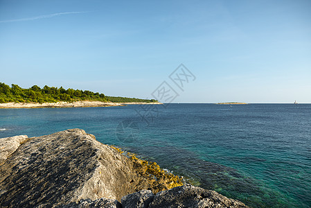 带地平线和天空的海岸线平面侵蚀支撑海洋海景游客海水海湾盐水大堤图片